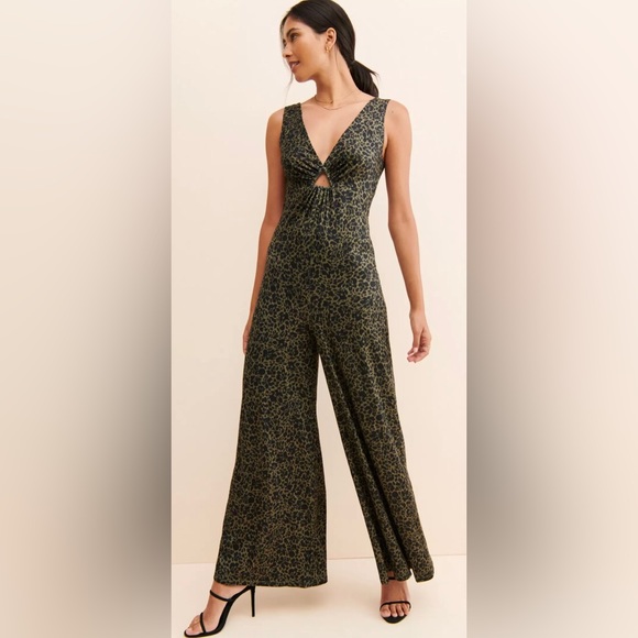 Anthropologie Pants - Anthropologie Wide Leg Keyhole Floral Jumpsuit L